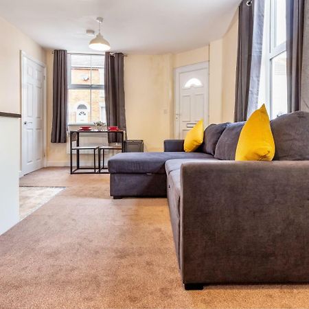 Northfield Street, Worcester City Centre - Guest Homes Экстерьер фото