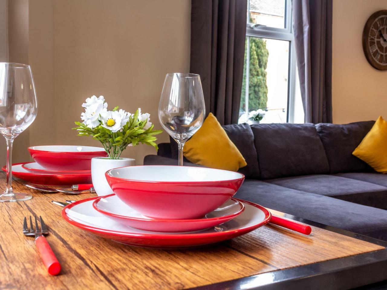 Northfield Street, Worcester City Centre - Guest Homes Экстерьер фото