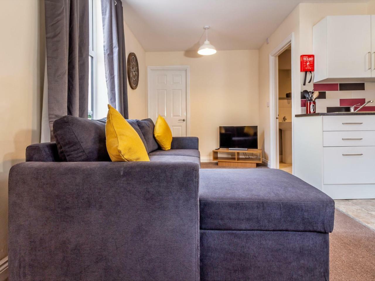 Northfield Street, Worcester City Centre - Guest Homes Экстерьер фото