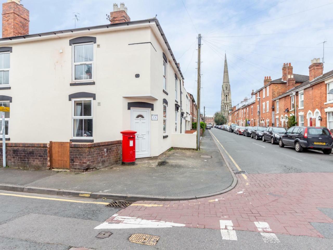 Northfield Street, Worcester City Centre - Guest Homes Экстерьер фото