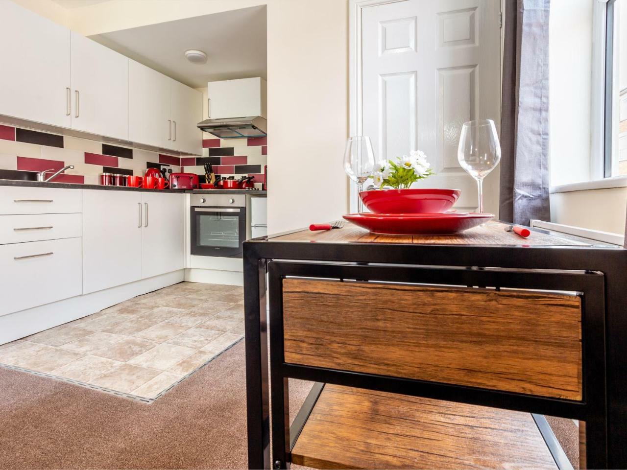 Northfield Street, Worcester City Centre - Guest Homes Экстерьер фото
