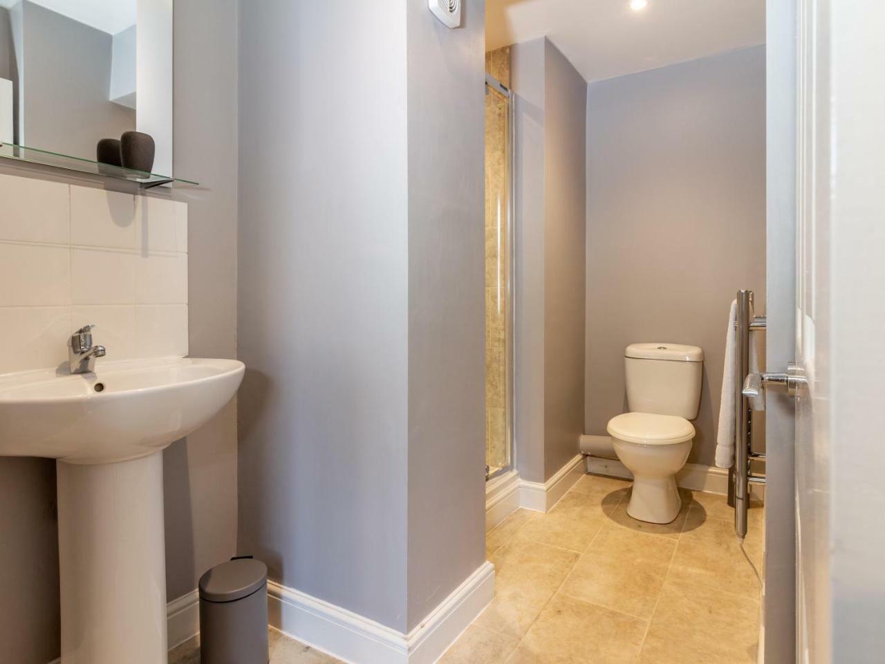 Northfield Street, Worcester City Centre - Guest Homes Экстерьер фото
