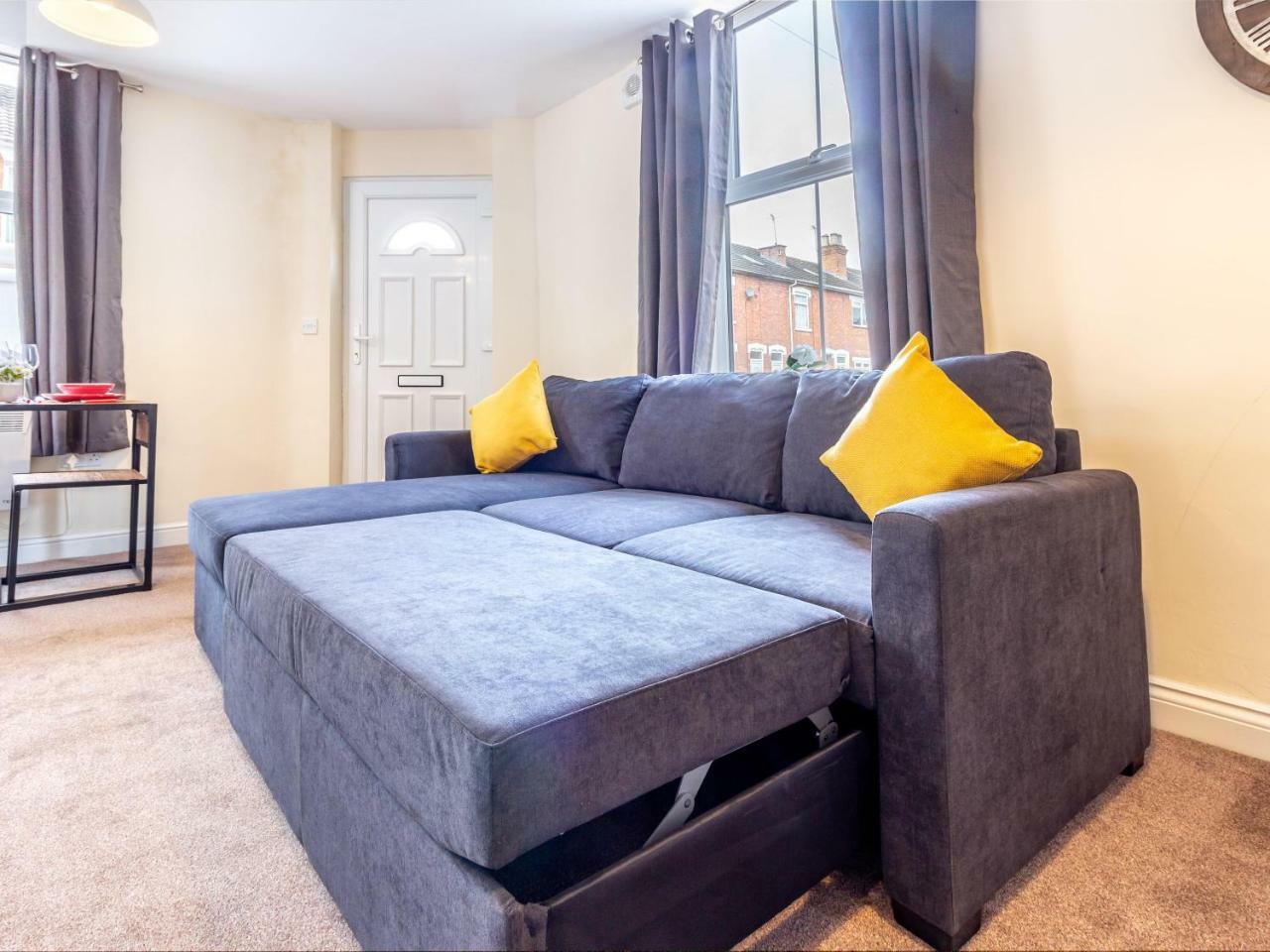 Northfield Street, Worcester City Centre - Guest Homes Экстерьер фото