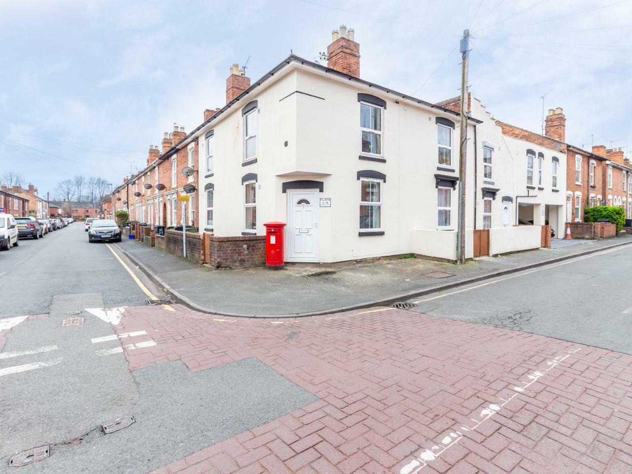 Northfield Street, Worcester City Centre - Guest Homes Экстерьер фото