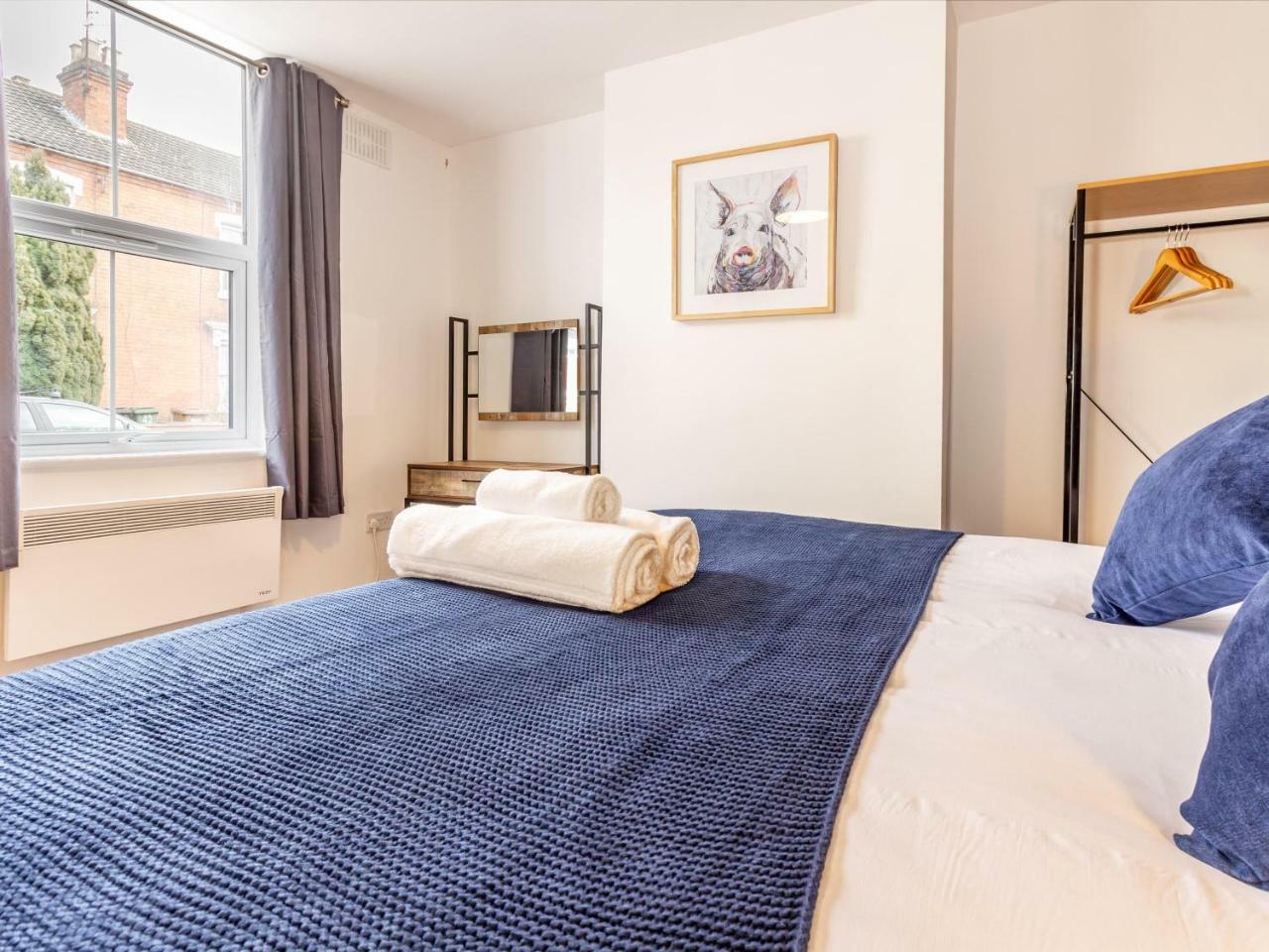 Northfield Street, Worcester City Centre - Guest Homes Экстерьер фото
