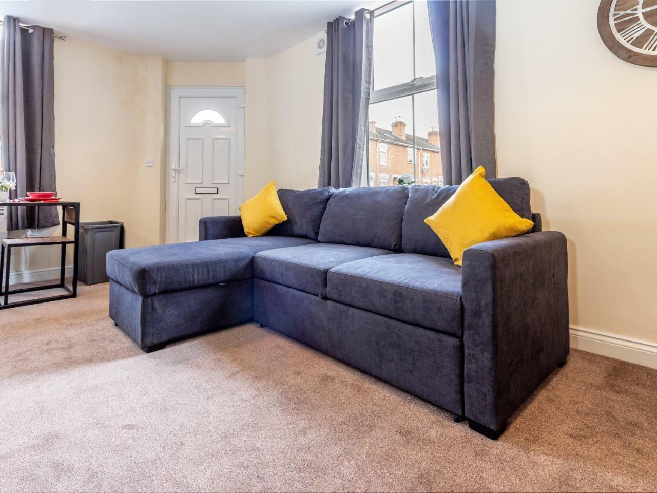 Northfield Street, Worcester City Centre - Guest Homes Экстерьер фото
